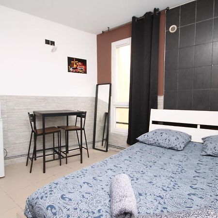 04 - Chambre Avec Lit Double Proche Paris Et Transports Wifi Saint-Denis-en-Margeride Exterior foto