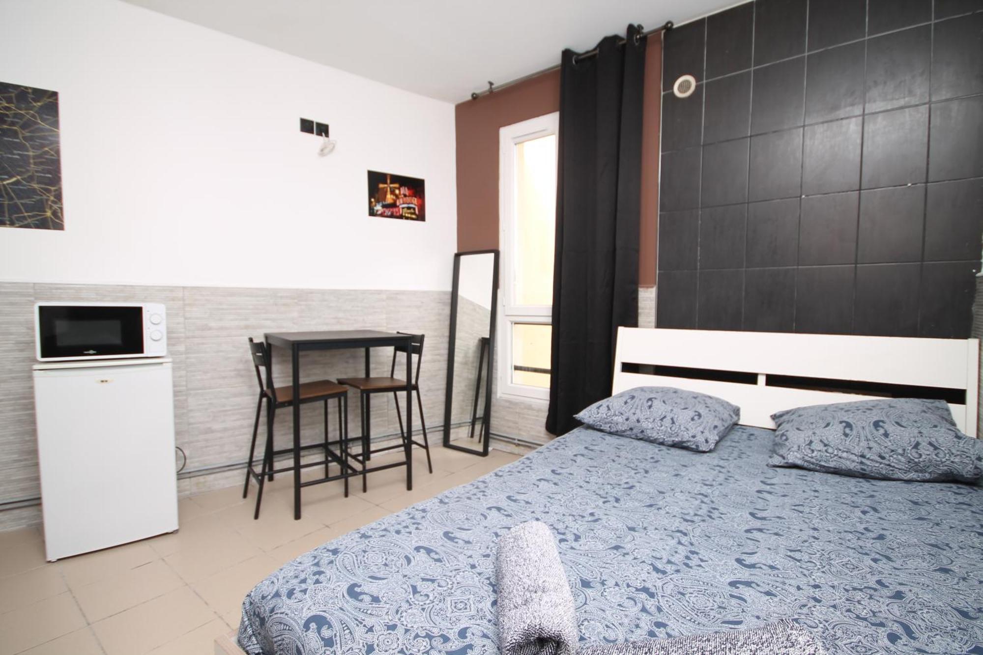 04 - Chambre Avec Lit Double Proche Paris Et Transports Wifi Saint-Denis-en-Margeride Exterior foto